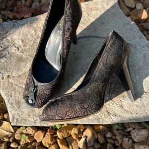 Women’s Donald J. Pliner heels